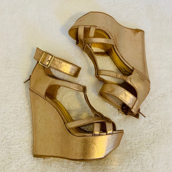 🆕 QUPID High Platform Wedges Bronze - Picture 2 of 8